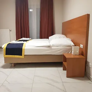 https://hotel-emiliana-am-bahnhof.hotelsheidelberg.net